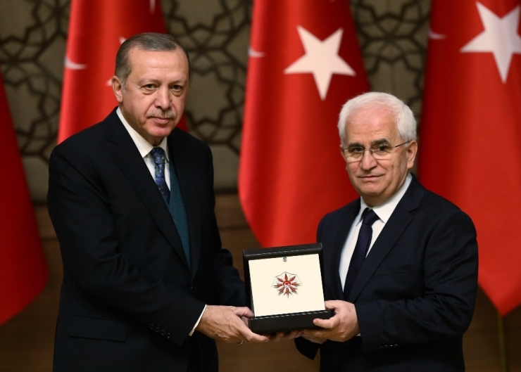 Cumhurbaşkanı Erdoğan: “Türkiye’nin Demokrasi İradesini Dolarlarınızla Satın Alamazsınız”