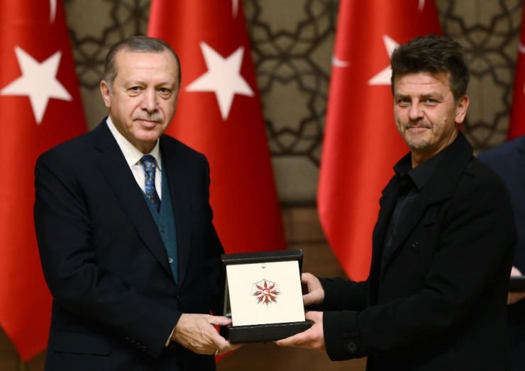 Cumhurbaşkanı Erdoğan: “Türkiye’nin Demokrasi İradesini Dolarlarınızla Satın Alamazsınız”