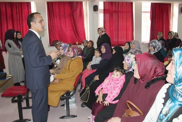 Sungurlu’da Veli Eğitim Semineri