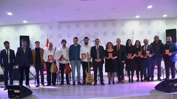 Öğretim Üyelerinden Oluşan Koro Büyük İlgi Gördü