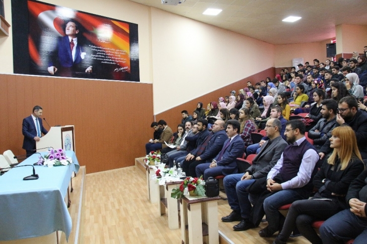 “Dilimiz Bayrağımızdır” Konferansı