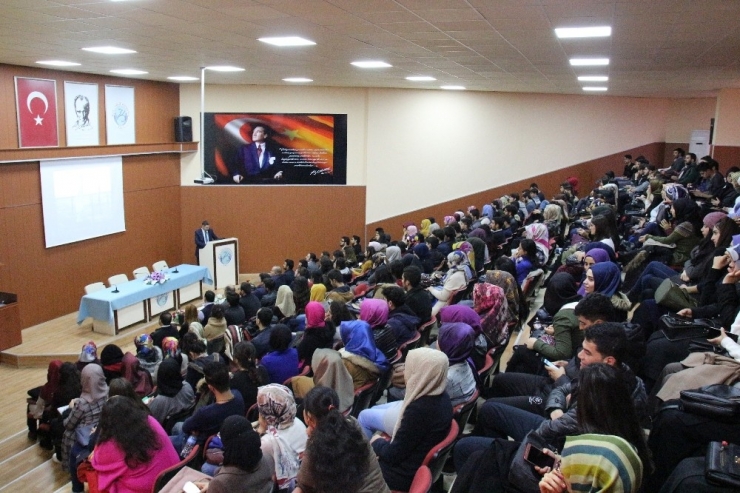 “Dilimiz Bayrağımızdır” Konferansı