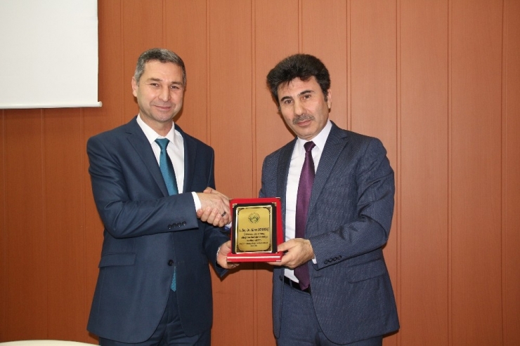 “Dilimiz Bayrağımızdır” Konferansı