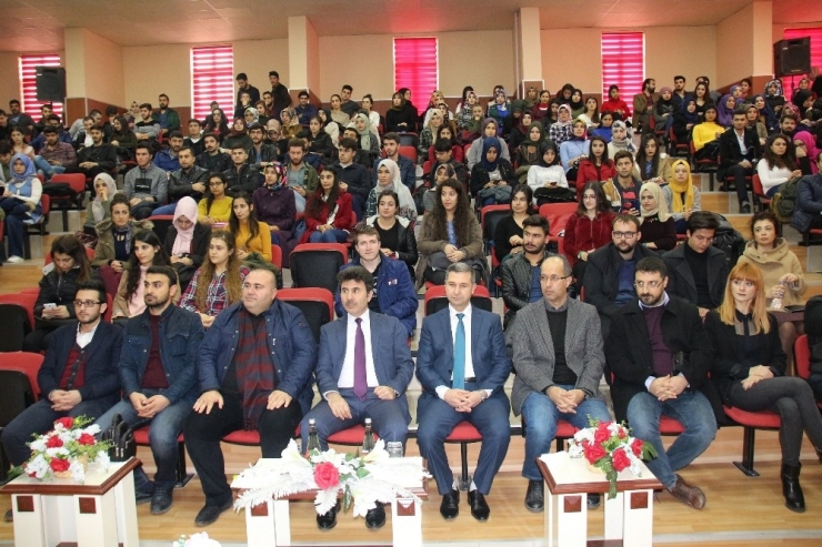 “Dilimiz Bayrağımızdır” Konferansı