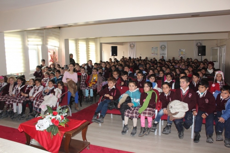 Bulanıklı Öğrenciler Tiyatroyla Buluştu