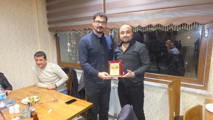 Tayini Çıkan Doktorlara Veda Yemeği