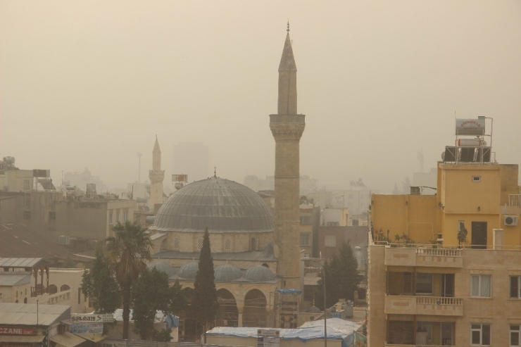 Suriye Üzerinden Gelen Kum Ve Toz Fırtınası Kilis’te Etkili Oldu