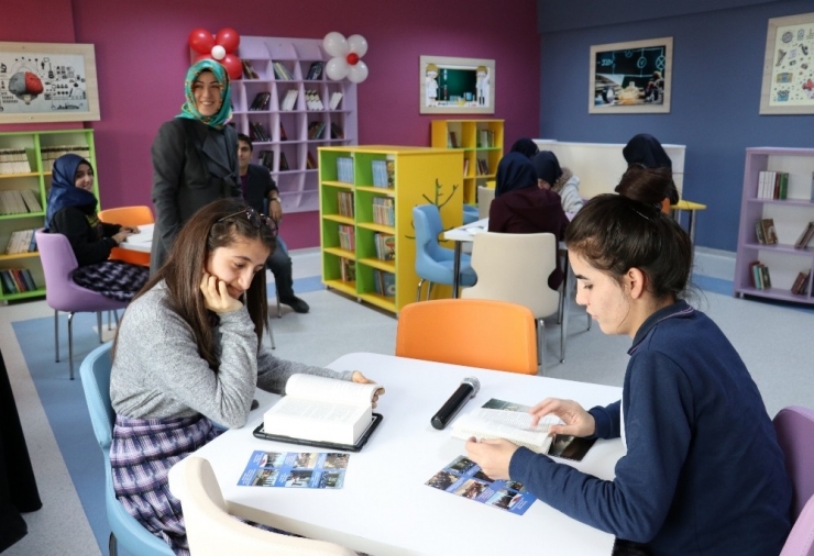 İpekyolu Belediyesinden ‘Z-kütüphane’ Açılışı