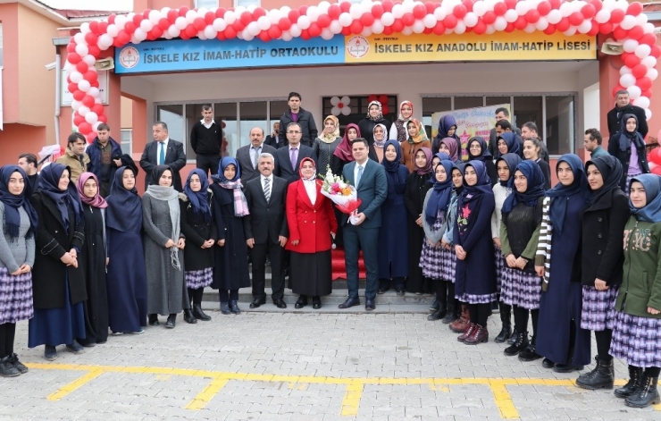 İpekyolu Belediyesinden ‘Z-kütüphane’ Açılışı