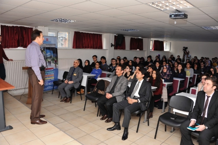 Agü’de Kariyer Günleri Düzenlendi