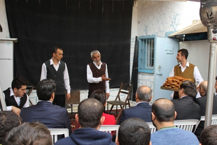 Bodrum Cezaevinde Tiyatro Gösterisi Düzenlendi