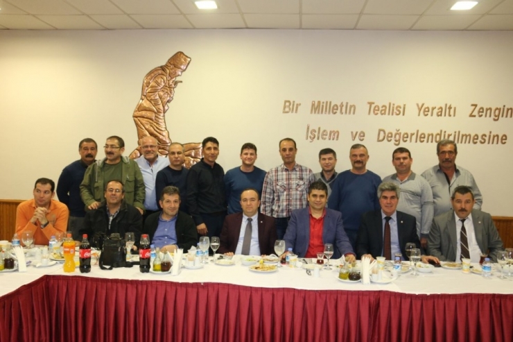 Eti Maden Kırka İşletmesi Eti Bor Üretim Rekorunu Çalışanlarıyla Beraber Kutladı