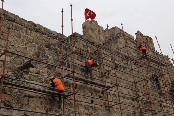Payas Kalesi Restore Ediliyor