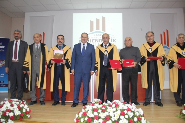 Mühendislik Fakültesinin Kuruluşunun 30. Yılı Kutlandı