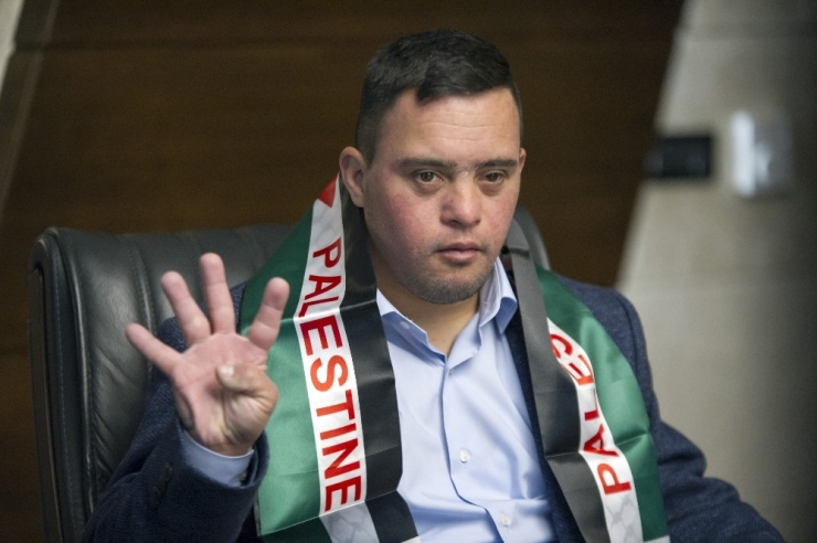 Bakan Özlü Down Sendromlu Filistinli Muhammed’i Kabul Etti