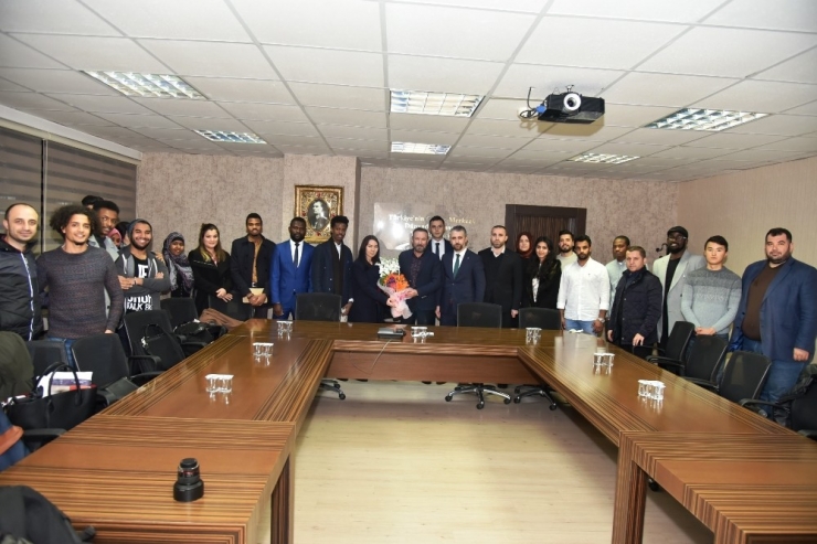 Kocaeli Uluslararası Öğrenciler Derneği’nden Başkan Doğan’a Ziyaret