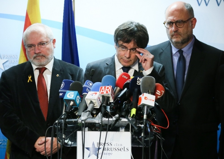 Puigdemont, İspanya’ya Görüşme Çağrısında Bulundu