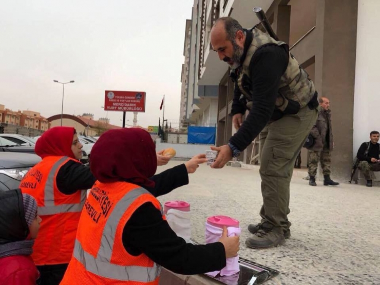 Kilisli Kadınlardan Sınırındaki Özel Harekata Çorba İkramı
