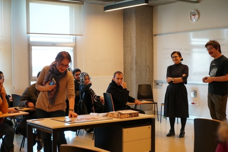 Türk Siyasetini Oyun Oynayarak Öğrendiler