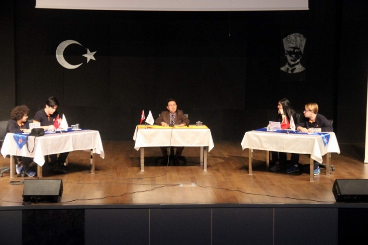 Agü Rektörü Sabuncuoğlu Tekden Lisesi Öğrencilerinin Sorularını Cevapladı