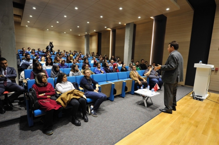 Agü’de Staj Deneyimi Günü Etkinliği Düzenlendi