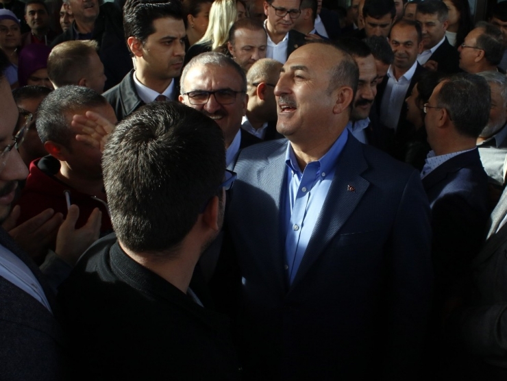 Bakan Çavuşoğlu, Antalya’da Kahraman Gibi Karşılandı