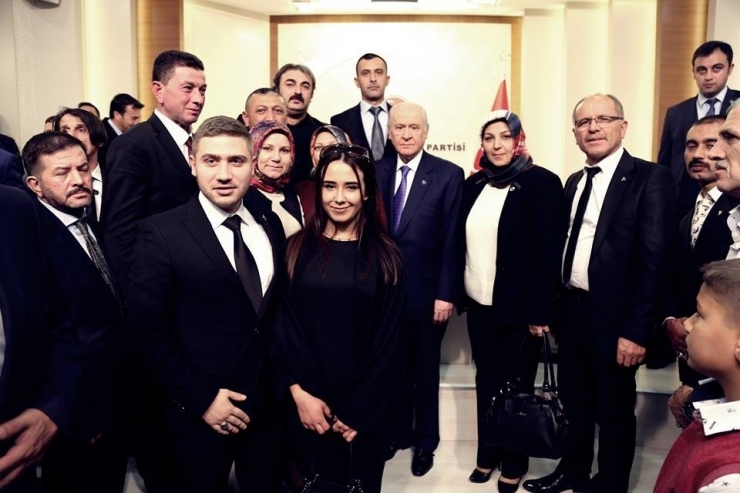 Ezer Bilir” Bizim Mücadelemiz Dik Baş, Tok Karın, Mutlu Yarın İçindir”