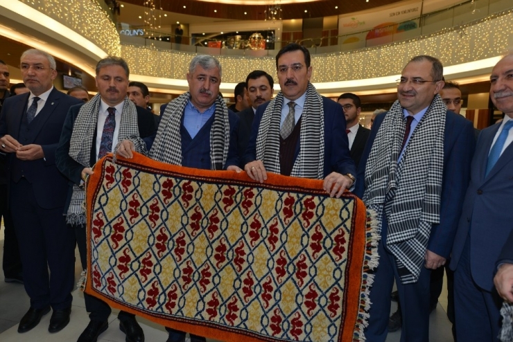 Bakan Tüfenkci Malatya’da Sergi Açılışına Katıldı
