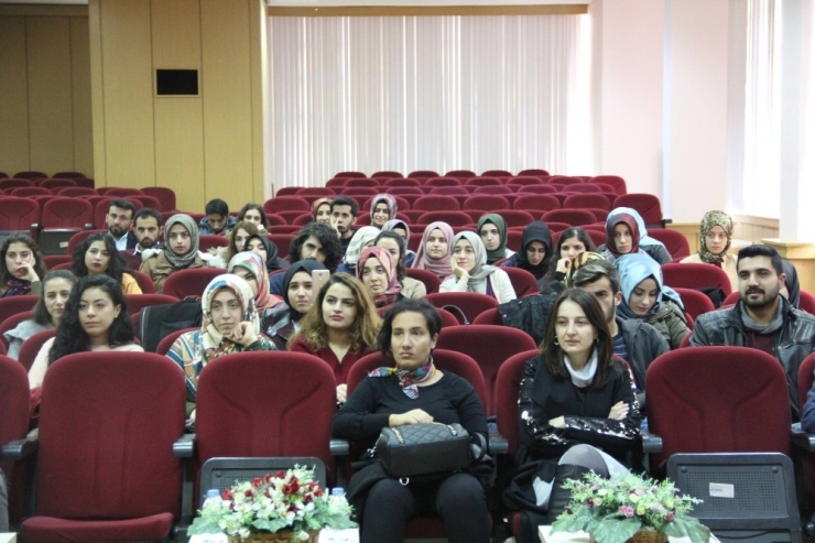 Şair Ve Yazar Bülent Parlak Edebiyat Günlerine Konuk Oldu