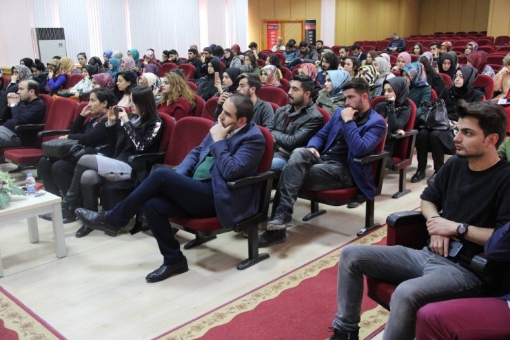 Şair Ve Yazar Bülent Parlak Edebiyat Günlerine Konuk Oldu