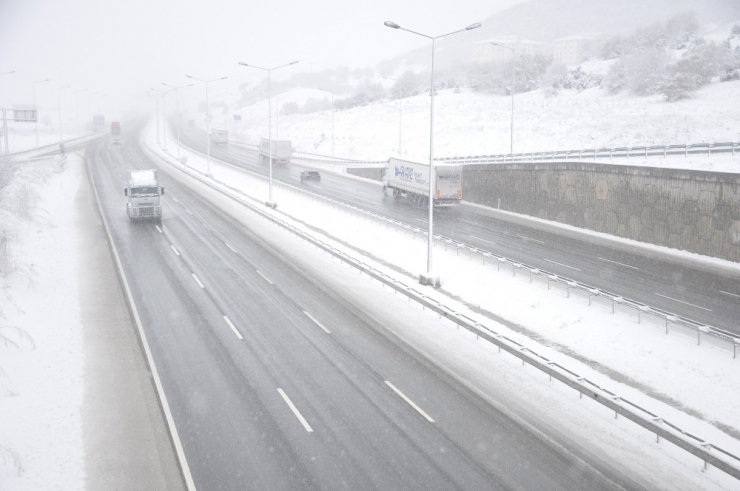 Bozüyük’te Kar Yağışı Etkili Oldu