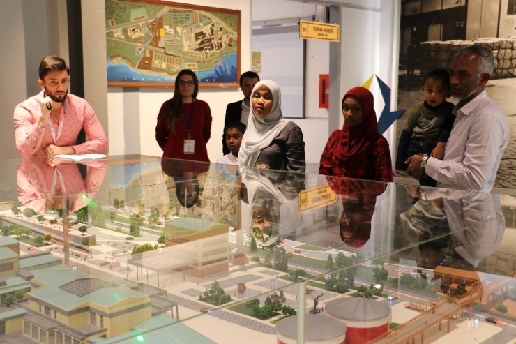 Maldivli Bakan Seka Kâğıt Müzesi’ni Gezdi