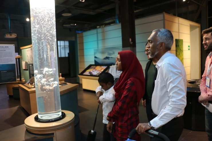 Maldivli Bakan Seka Kâğıt Müzesi’ni Gezdi