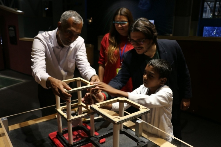 Maldivli Bakan Seka Kâğıt Müzesi’ni Gezdi