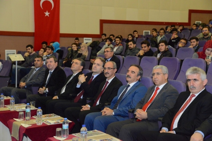 Rektör Bağlı ‘Türkiye’nin Avrasya Politikaları’ Üzerine Konuştu