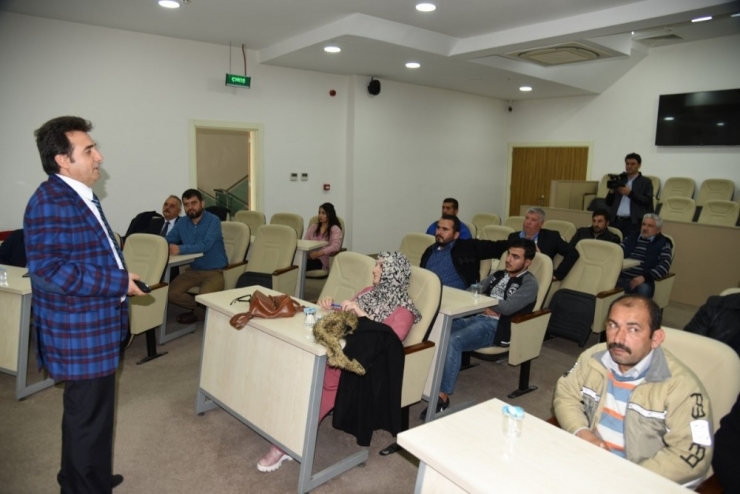 Ev Ve Süs Hayvanları Satıcıları Sertifikalarını Aldılar