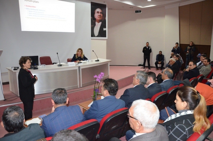 Viranşehir’de Akılcı Antibiyotik Kullanımı Konferansı Gerçekleştirildi