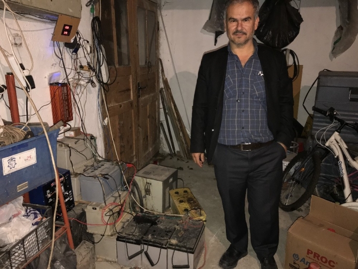 Bu Evde Elektrik Hiç Kesilmiyor