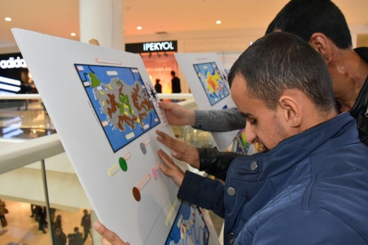Dokunsal Haritalar Ve Eğitim Materyalleri Sergisi