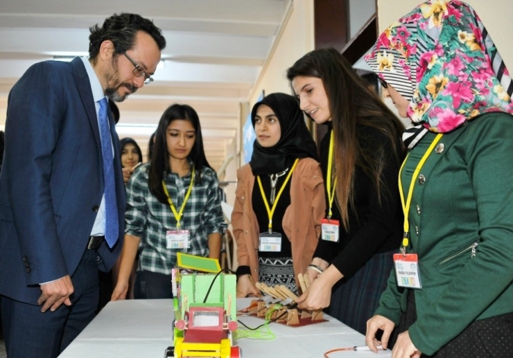 Üniversiteli Gençlerden Hayatı Kolaylaştıran Projeler