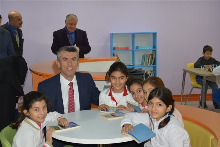 Edremit’te Z Kütüphane Sayısı Gün Geçtikçe Artıyor