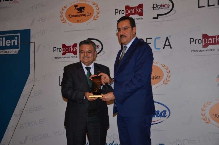 Başkan Yağcı, Ödülünü Bakan Tüfenkci’den Aldı