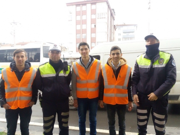 Üniversite Öğrencilerinden Farkındalık Örneği