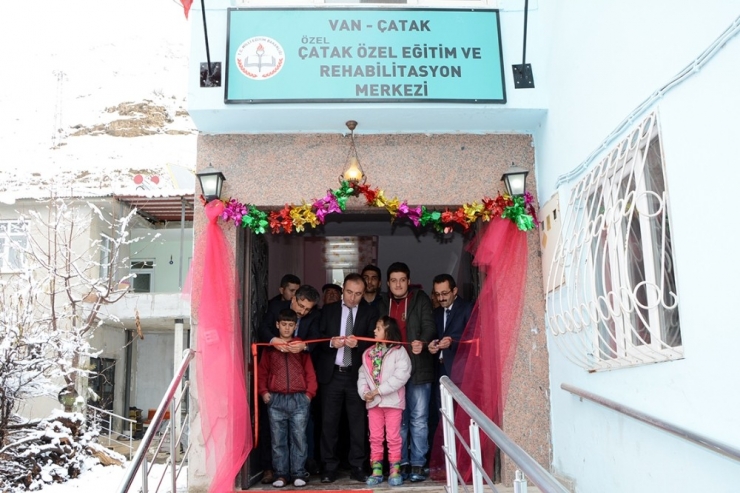 Çatak’ın İlk Rehabilitasyon Merkezi Açıldı
