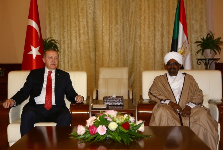 Cumhurbaşkanı Erdoğan, Sudanlı Mevkidaşı İle Görüştü