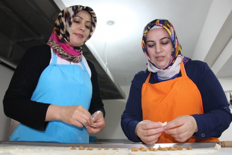 2 Ev Hanımı, Çocukluk Hayalini Kosgeb Desteğiyle Gerçekleştirdi