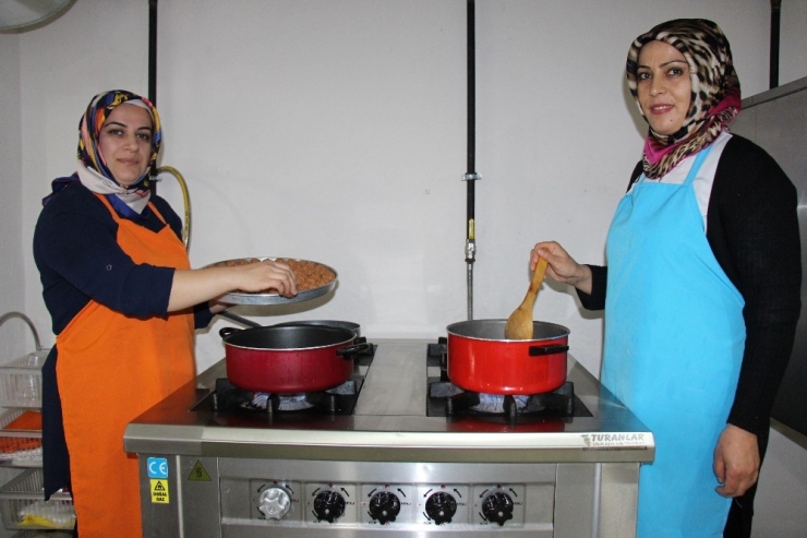 2 Ev Hanımı, Çocukluk Hayalini Kosgeb Desteğiyle Gerçekleştirdi