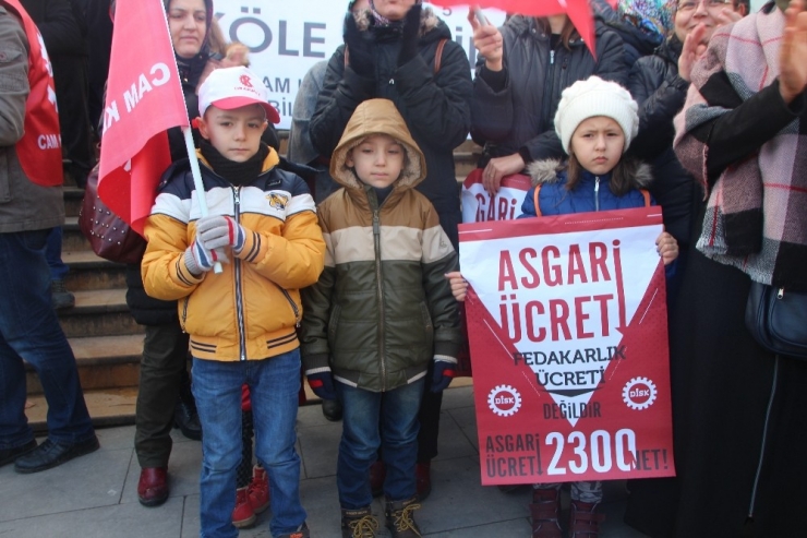 Fabrika İşçileri Aileleriyle Beraber Eylem Yaptı