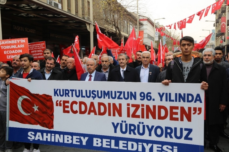 Şahinbey Belediyesinden Şanlı Destana Yakışır Kutlama