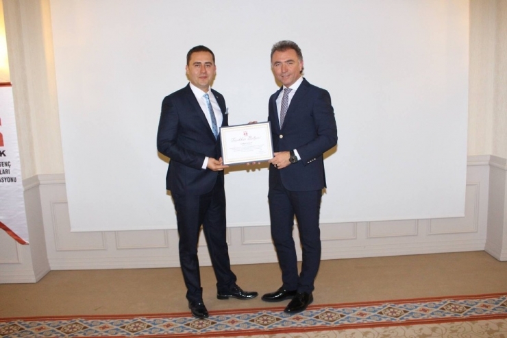 Tügik’ten Manisalı Genç İş Adamlarına İki Ödül